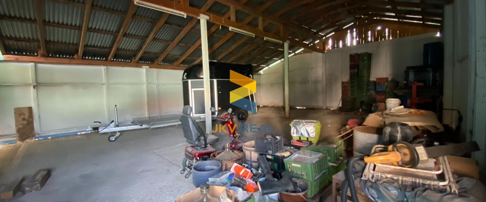 Priestranný rodinný dom so saunou, 2x garážou a priestorom na podnikanie - Veľké Úľany | JKV REAL