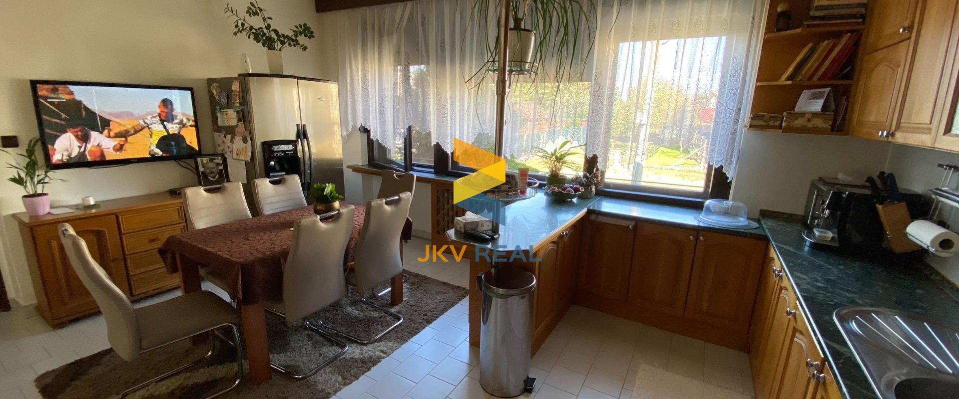 Priestranný rodinný dom so saunou, 2x garážou a priestorom na podnikanie - Veľké Úľany | JKV REAL