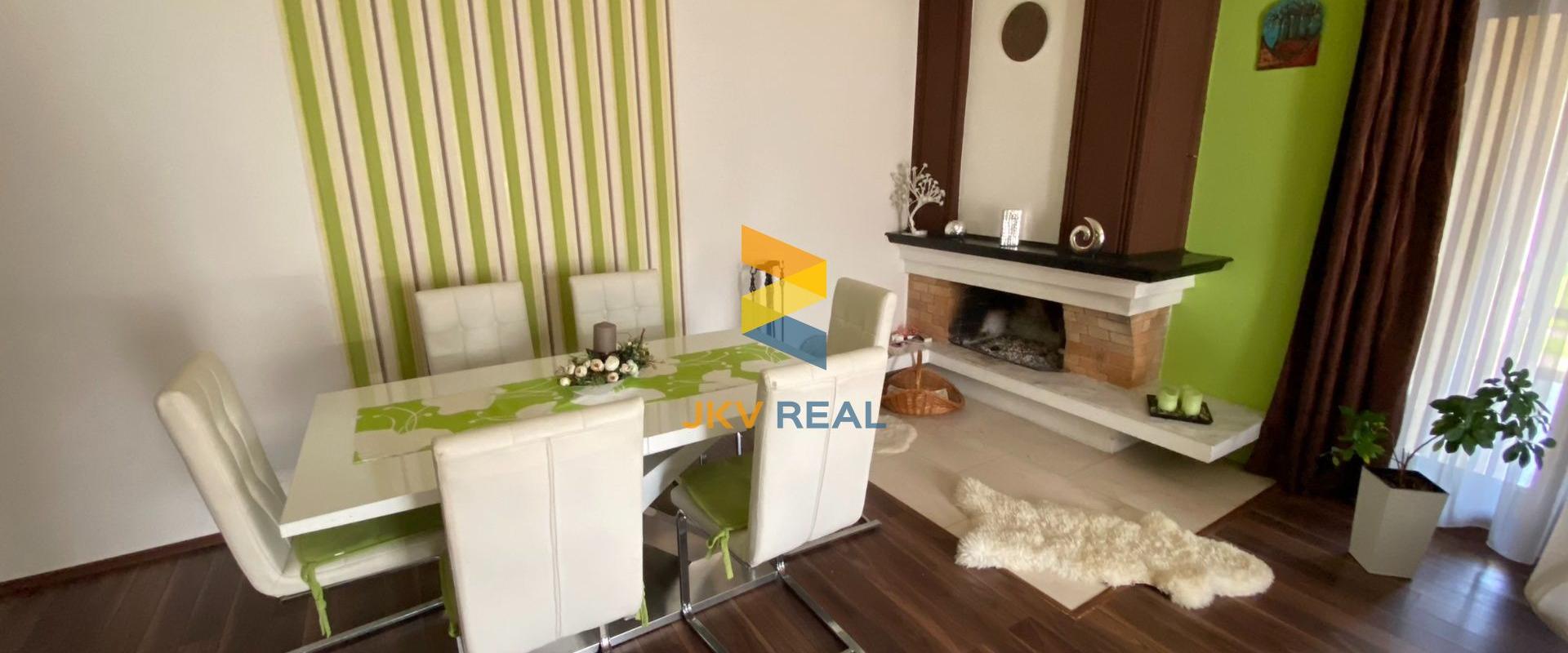 Priestranný rodinný dom so saunou, 2x garážou a priestorom na podnikanie - Veľké Úľany | JKV REAL