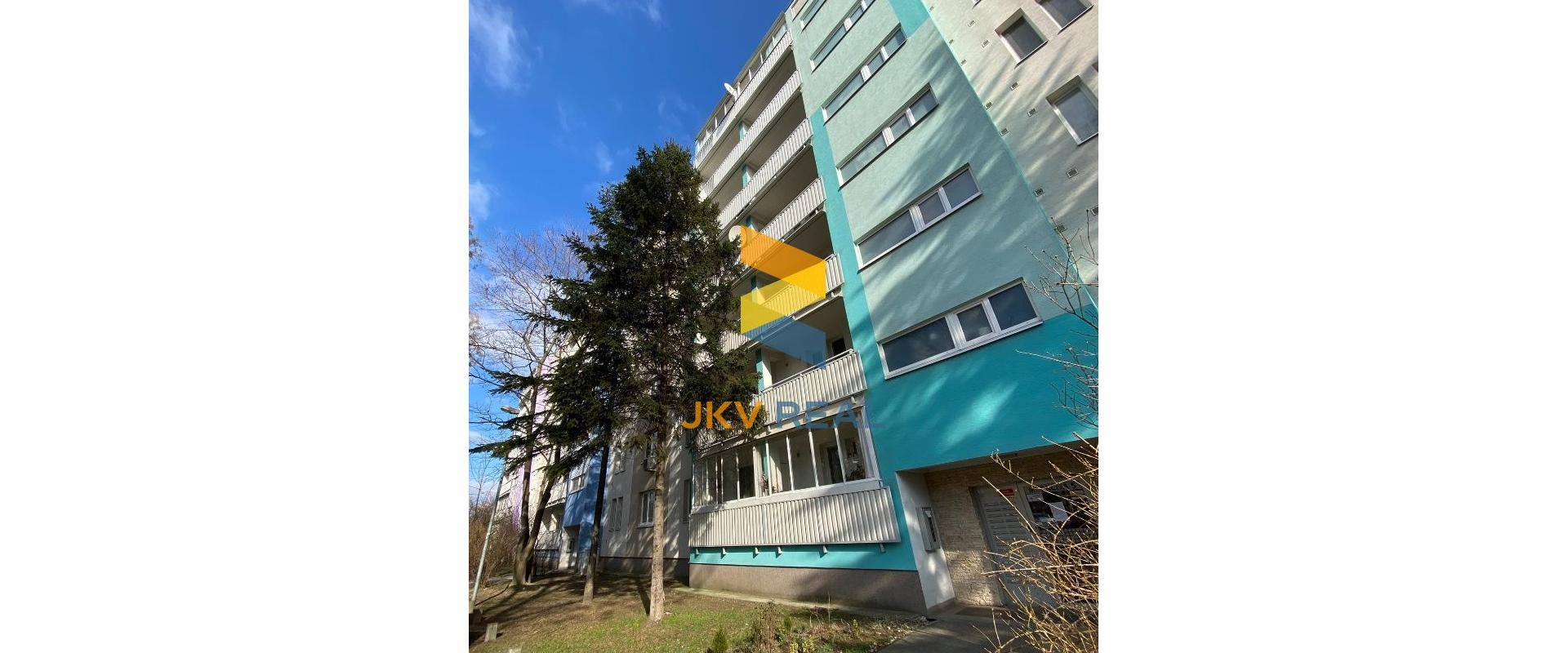 3 izby+obývačka s kuchyňou - Ružinov-Ostredky - komplet rekonštrukcia