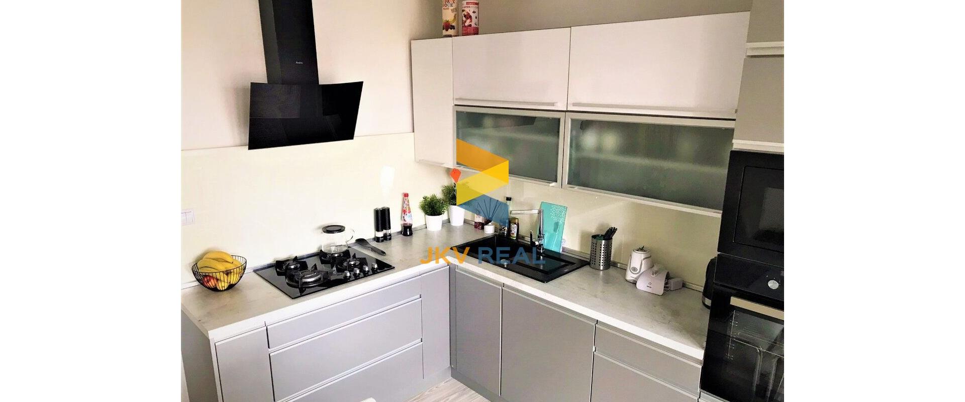 LEN U NÁS 3IZBOVÝ BYT, Rovinka