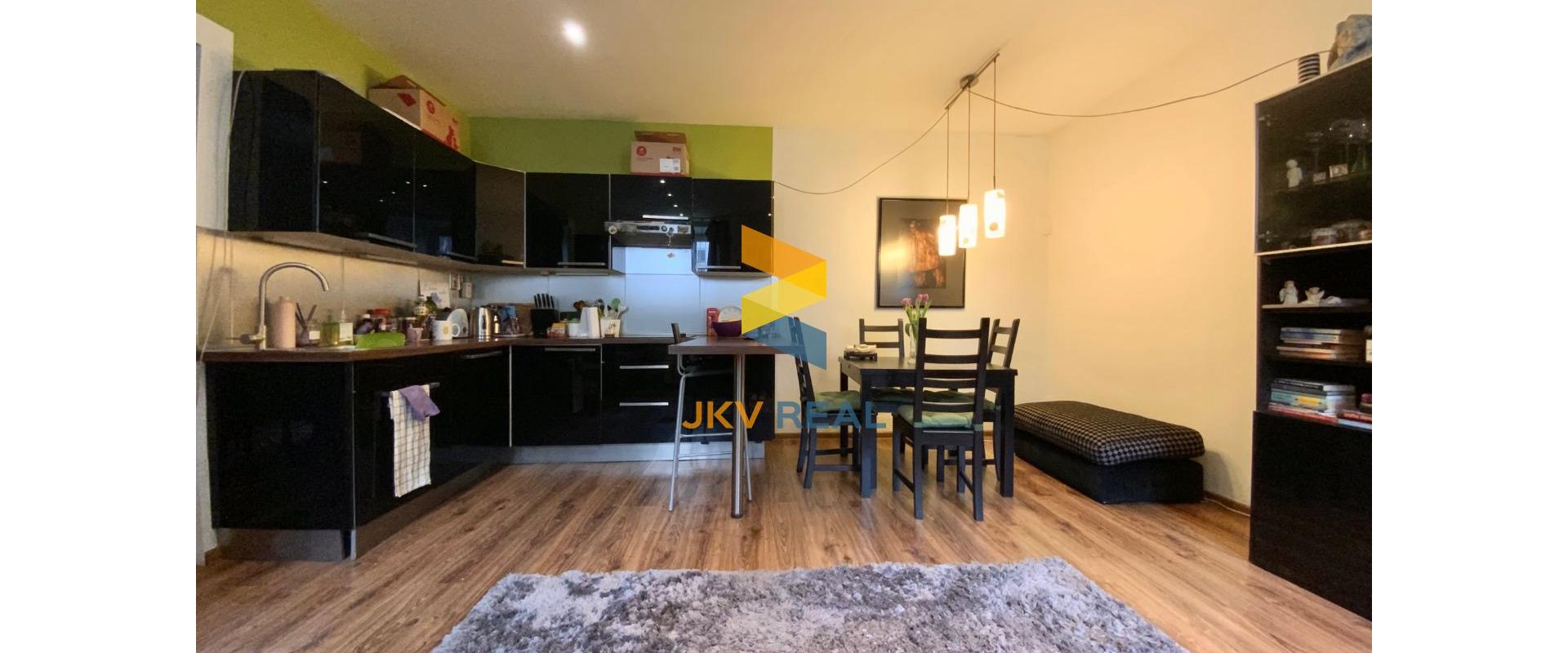 Znížená cena ! Predaj - 2 izbový byt v Starom meste