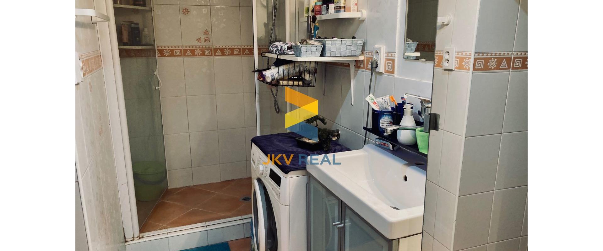 Znížená cena ! Predaj - 2 izbový byt v Starom meste