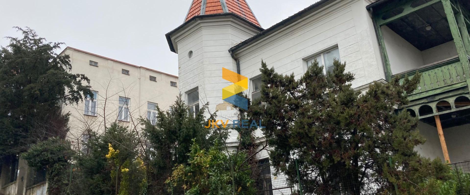 Znížená cena ! Predaj - 2 izbový byt v Starom meste