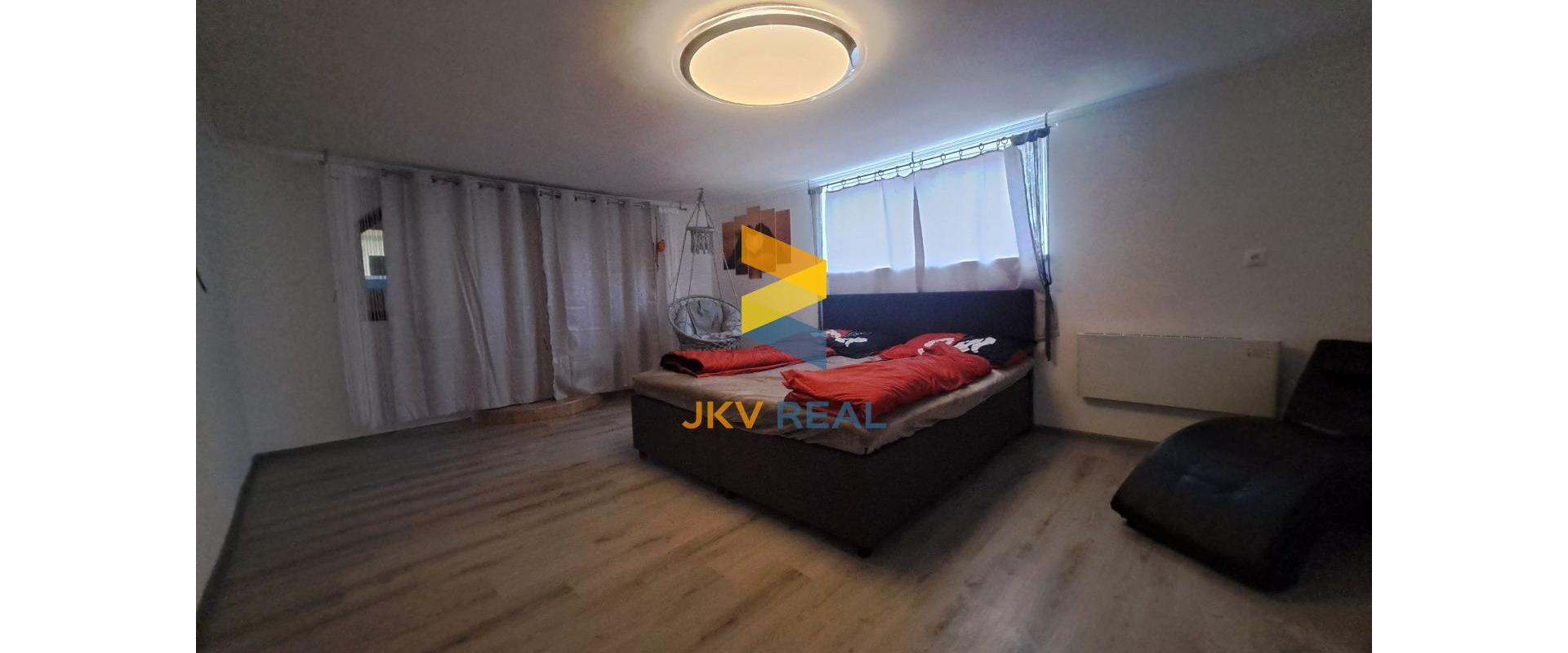 JKV REAL | Ponúkame na predaj 6 izbový dom v obci Merašice