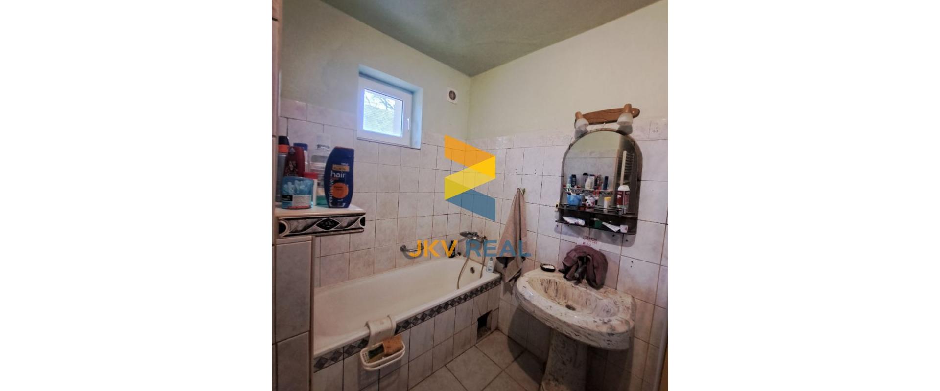 JKV REAL | Ponúkame na predaj 6 izbový dom v obci Merašice