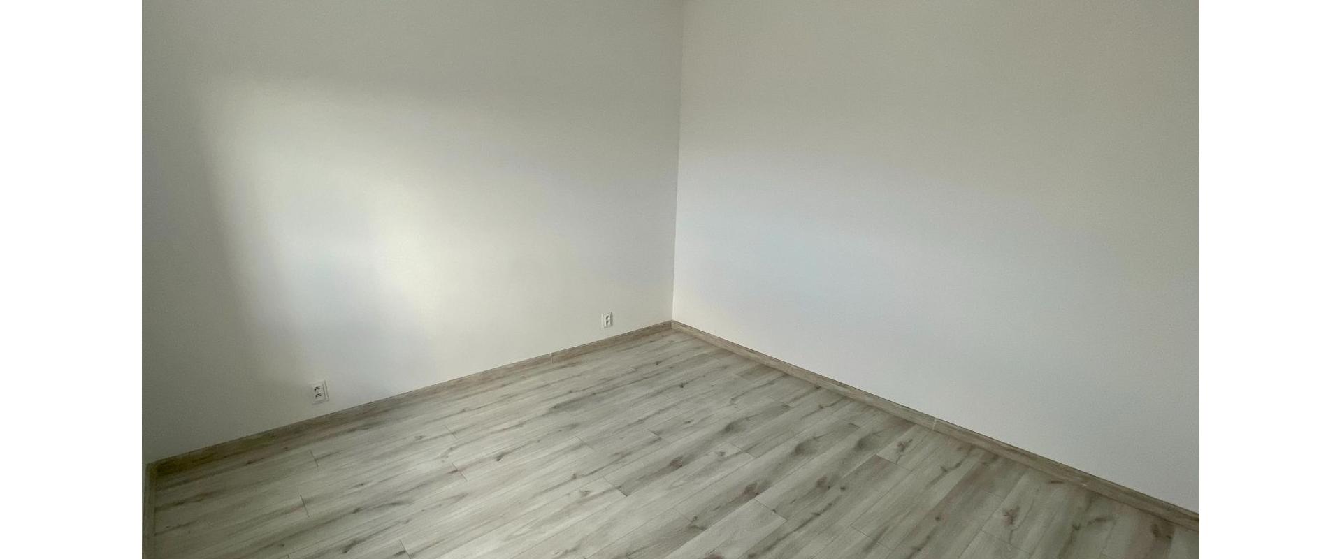 Novo zrekonštruovaný 3-izbový byt - centrum Senec s lodžiou a špajzou vedľa bytu