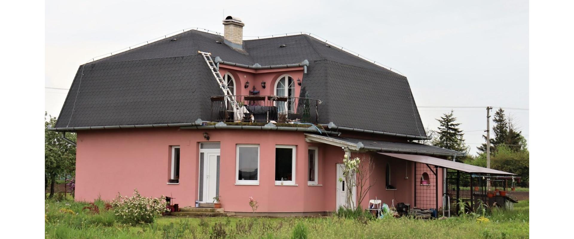 Rodinný dom po rekonštrukcii s rozľahlým pozemkom na predaj v obci Ondrejovce I JKV REAL