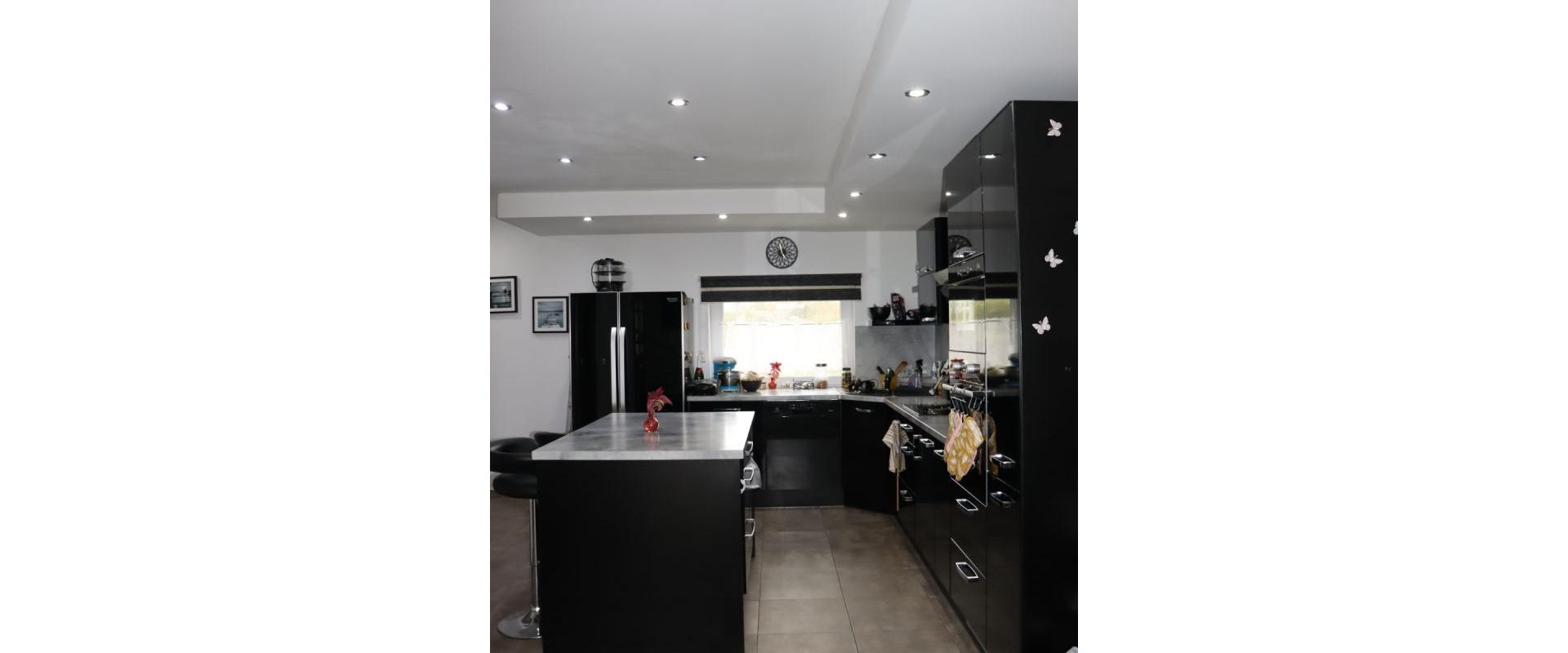 Rodinný dom po rekonštrukcii s rozľahlým pozemkom na predaj v obci Ondrejovce I JKV REAL