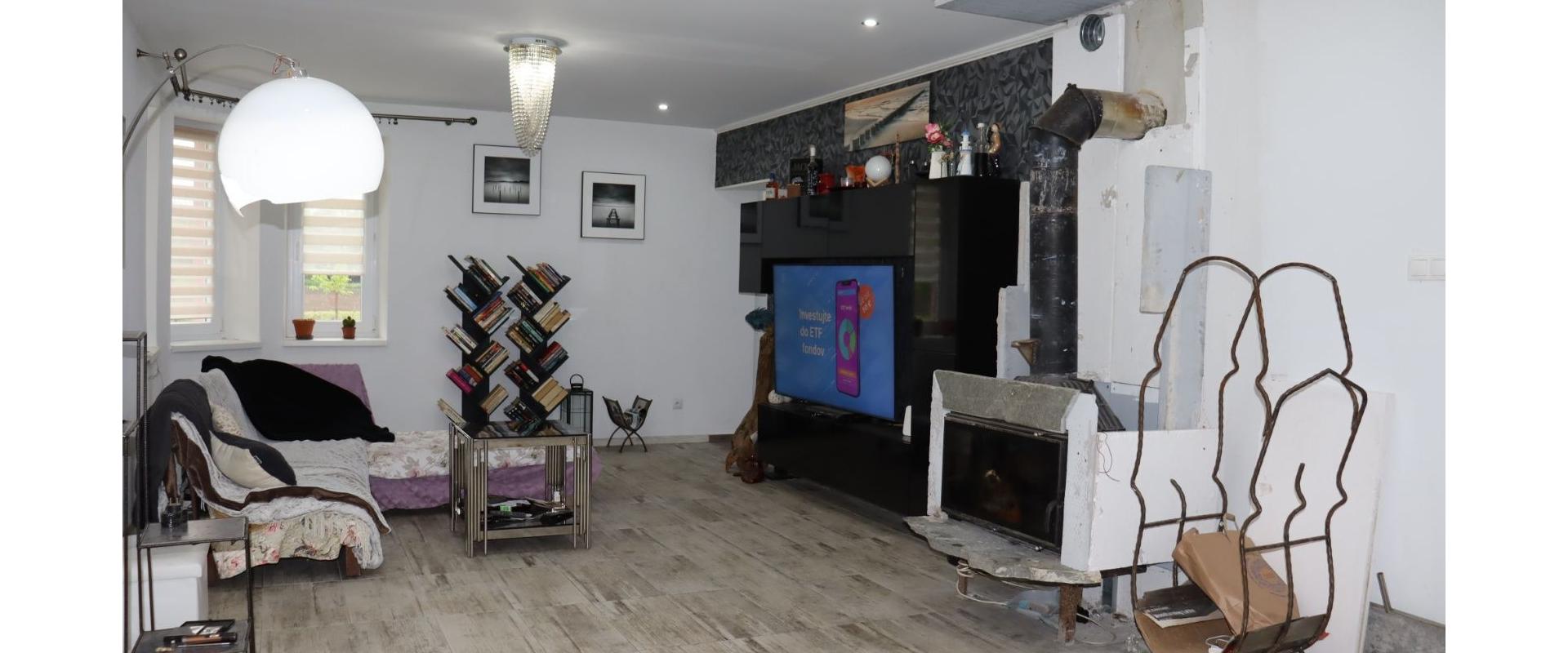 Rodinný dom po rekonštrukcii s rozľahlým pozemkom na predaj v obci Ondrejovce I JKV REAL