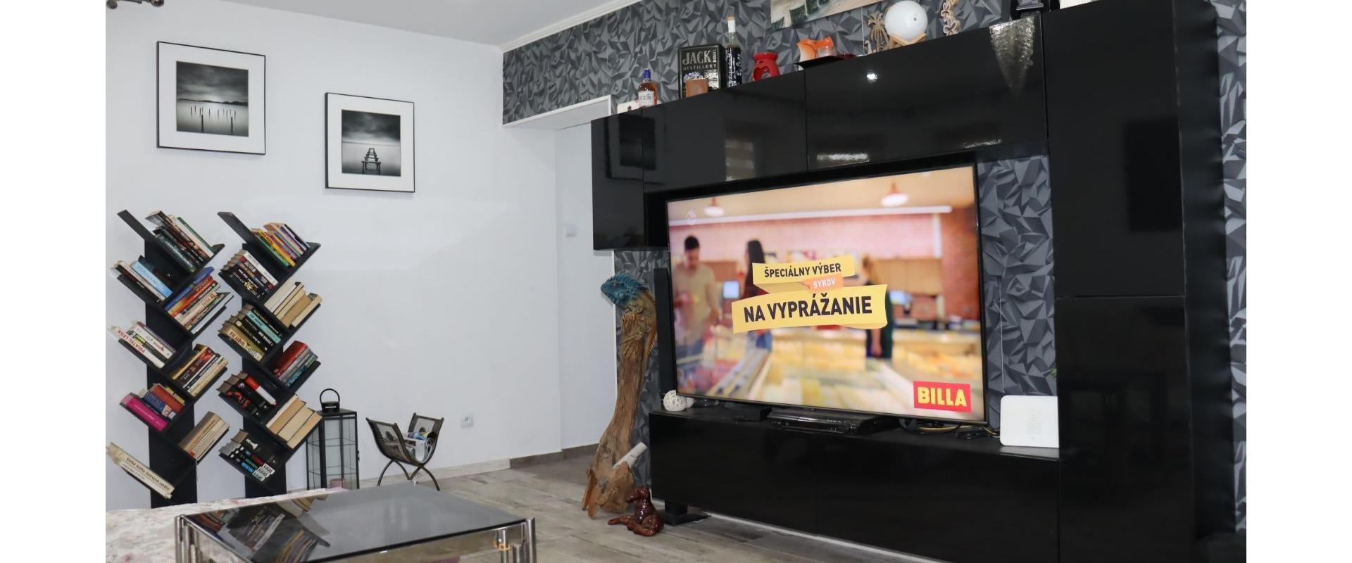 Rodinný dom po rekonštrukcii s rozľahlým pozemkom na predaj v obci Ondrejovce I JKV REAL