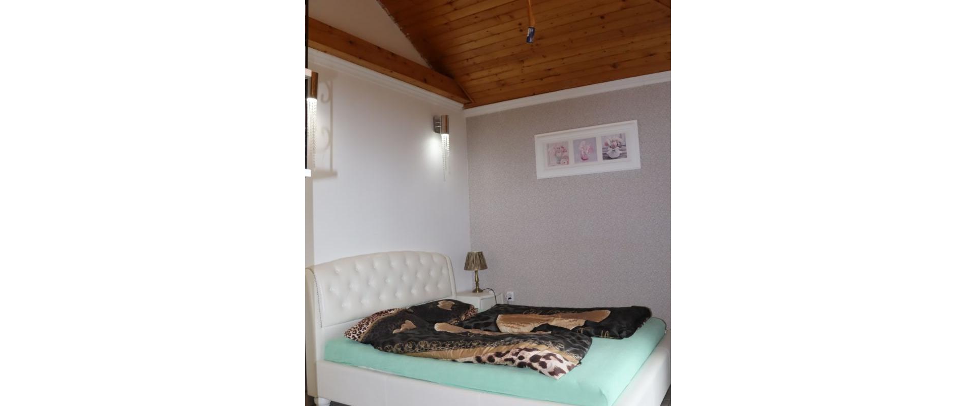 Rodinný dom po rekonštrukcii s rozľahlým pozemkom na predaj v obci Ondrejovce I JKV REAL