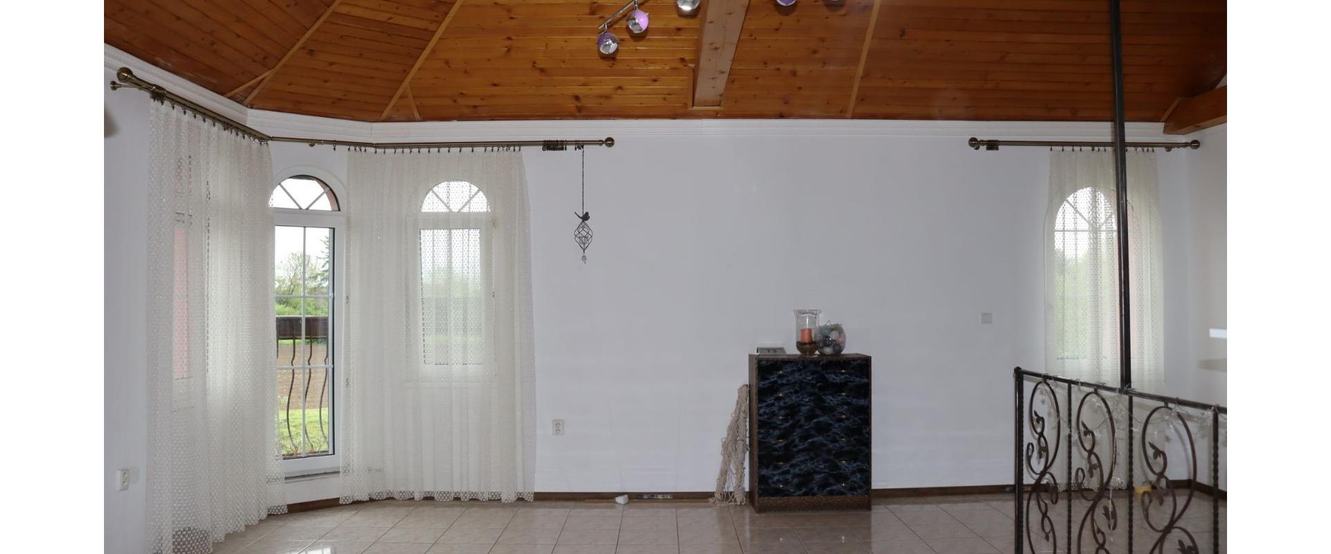 Rodinný dom po rekonštrukcii s rozľahlým pozemkom na predaj v obci Ondrejovce I JKV REAL