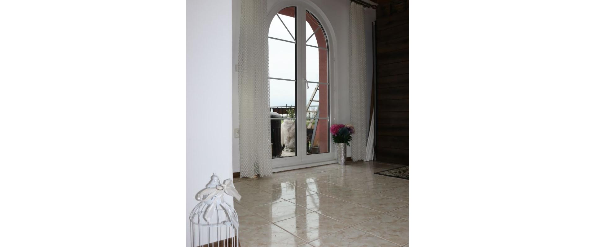 Rodinný dom po rekonštrukcii s rozľahlým pozemkom na predaj v obci Ondrejovce I JKV REAL