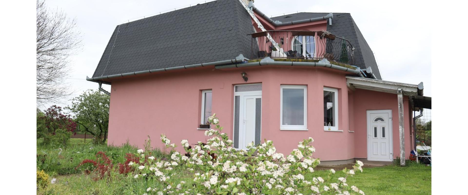 Rodinný dom po rekonštrukcii s rozľahlým pozemkom na predaj v obci Ondrejovce I JKV REAL