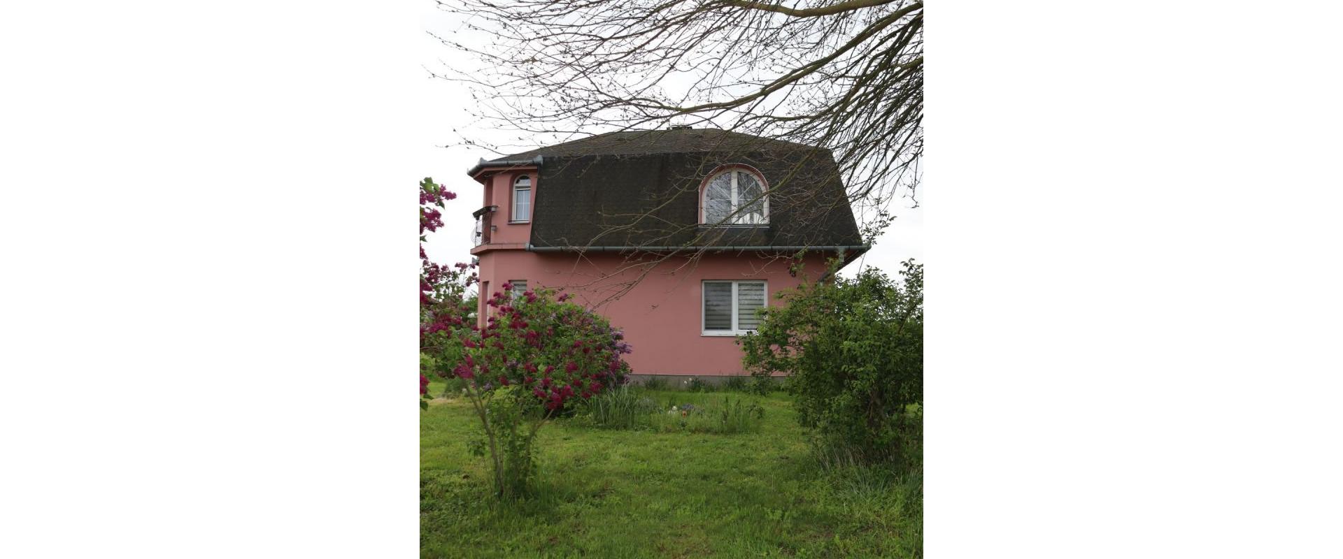 Rodinný dom po rekonštrukcii s rozľahlým pozemkom na predaj v obci Ondrejovce I JKV REAL