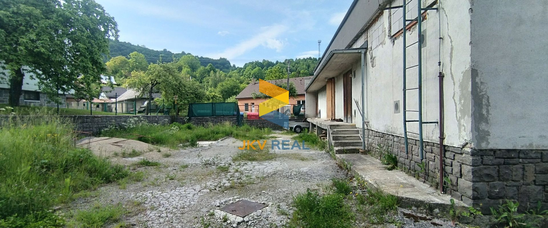 PREDAJ | Polyfunkčný objekt | Podhradie