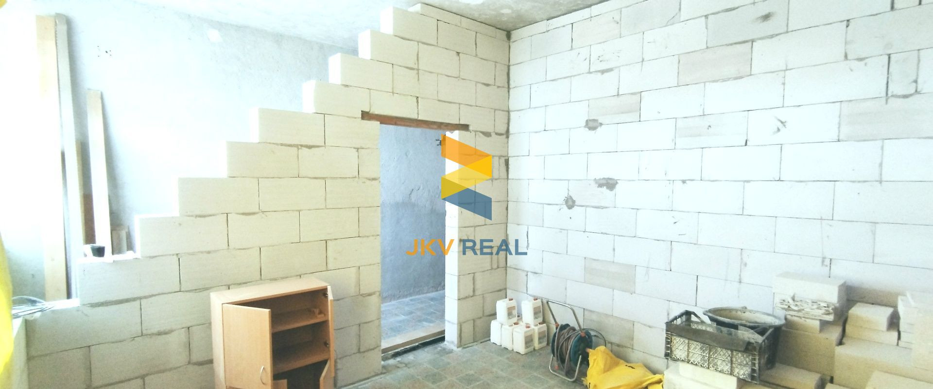 PREDAJ | Polyfunkčný objekt | Podhradie