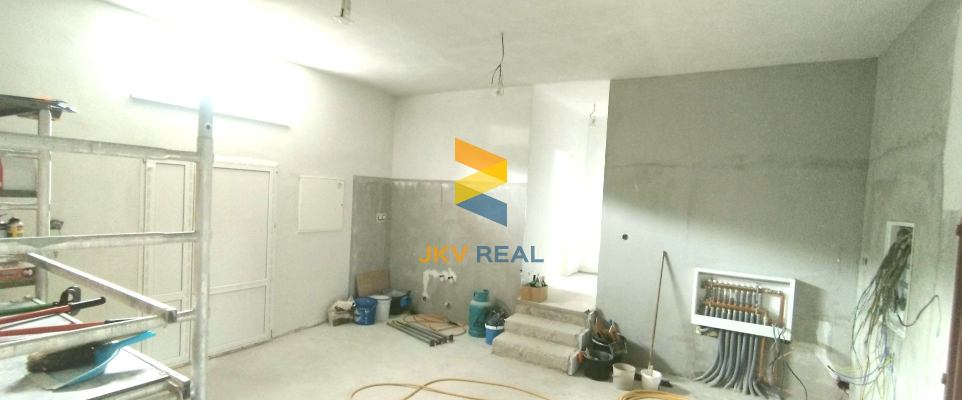 PREDAJ | Polyfunkčný objekt | Podhradie