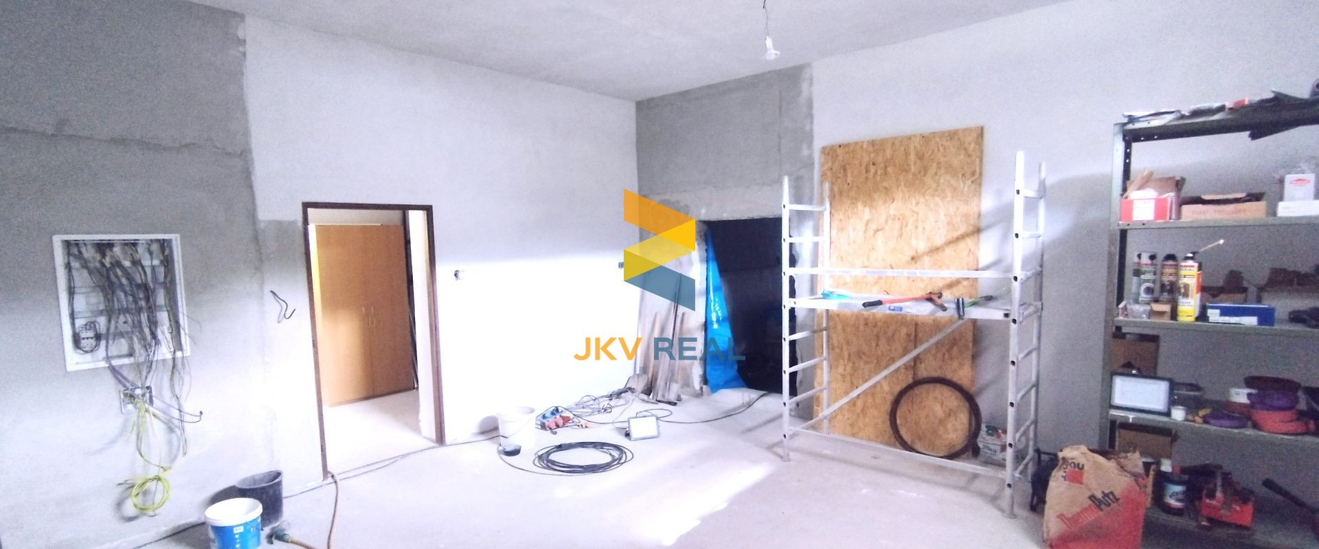 PREDAJ | Polyfunkčný objekt | Podhradie