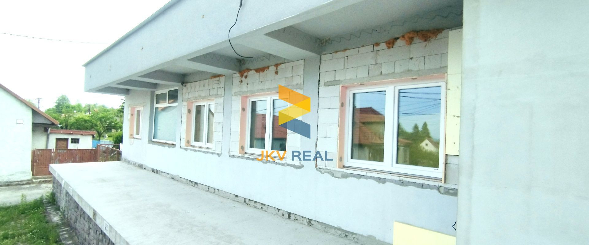 PREDAJ | Polyfunkčný objekt | Podhradie