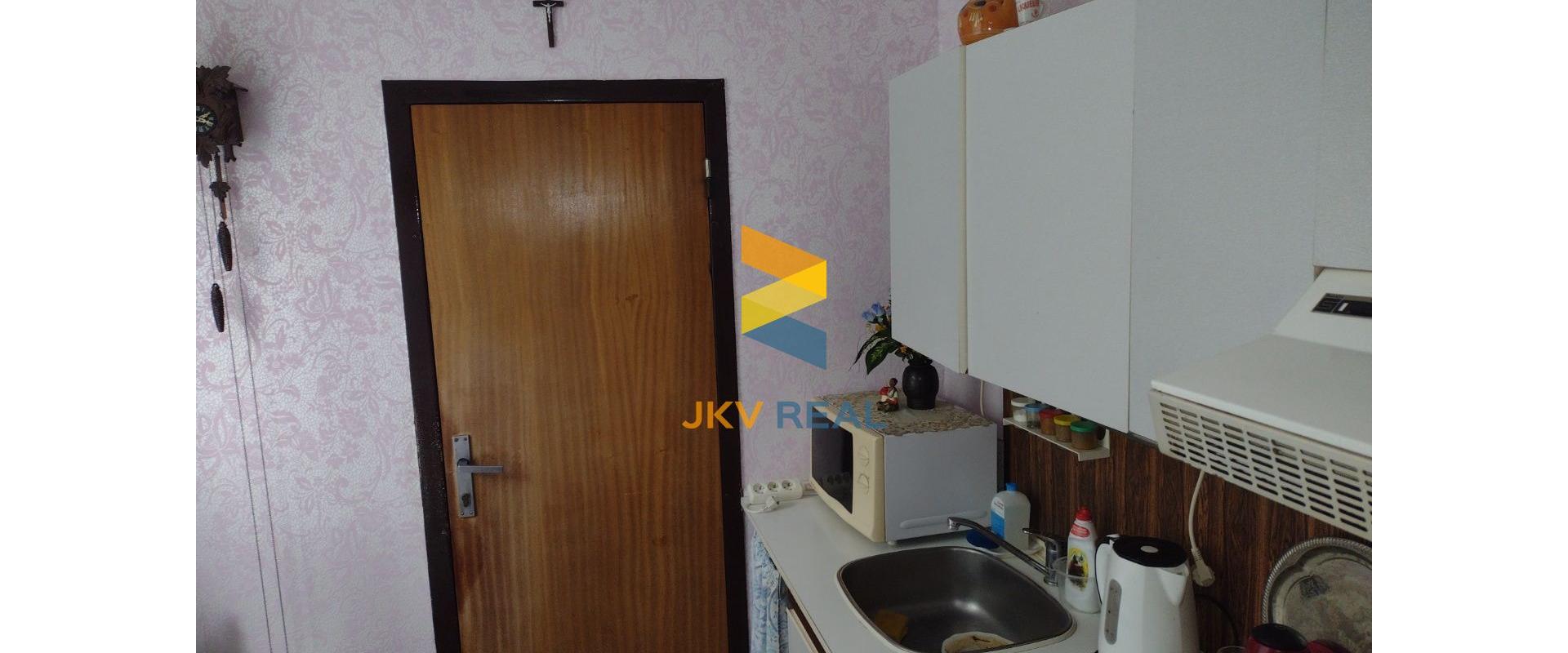 REZERVOVANÉ !!!                             2 - IZBOVÝ BYT 48m2 VRBOVÉ