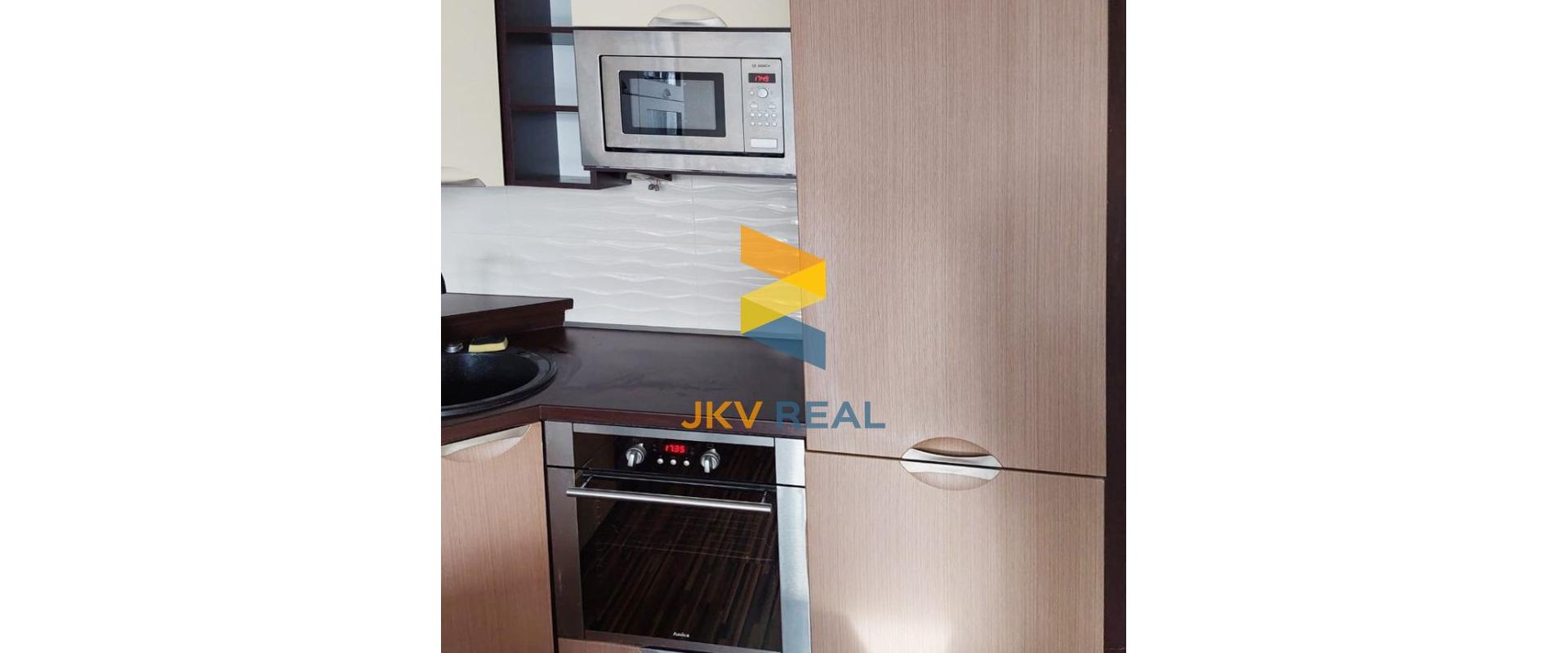 So súhlasom majiteľa ponúkame na prenájom zariadený 1,5 izbový byt, 40m2, lokalita Košice - Terasa,  Markušova ulica.