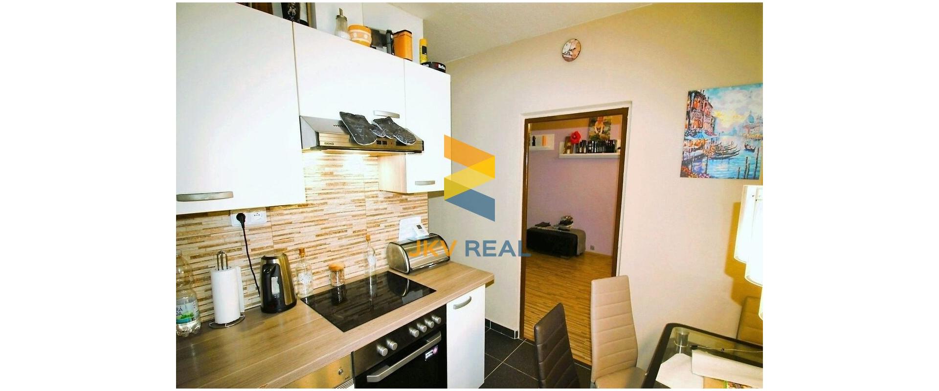 REZERVOVANÉ !VEĽKÝ 3 - IZBOVÝ BYT NA PREDAJ - PIEŠŤANY - VÝBORNÁ CENA !