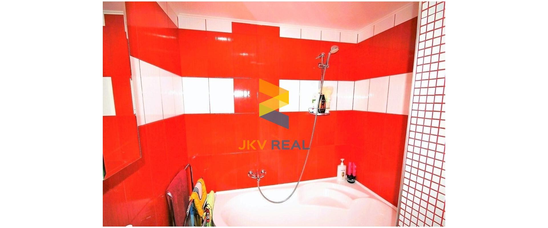 REZERVOVANÉ !VEĽKÝ 3 - IZBOVÝ BYT NA PREDAJ - PIEŠŤANY - VÝBORNÁ CENA !