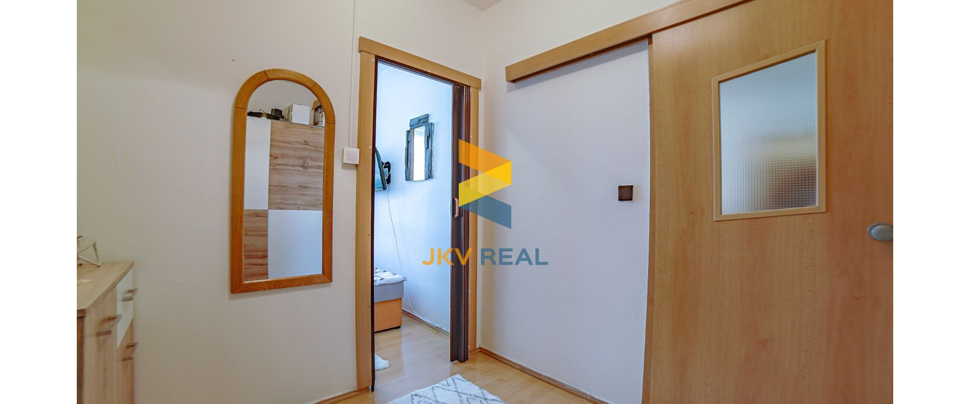 REZERVOVANÉ!!!  Krásny, 2-izbový byt KOMPLETNÁ REKONŠTRUKCIA