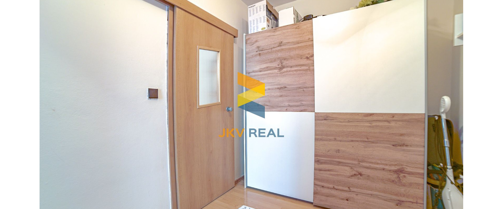 REZERVOVANÉ!!!  Krásny, 2-izbový byt KOMPLETNÁ REKONŠTRUKCIA