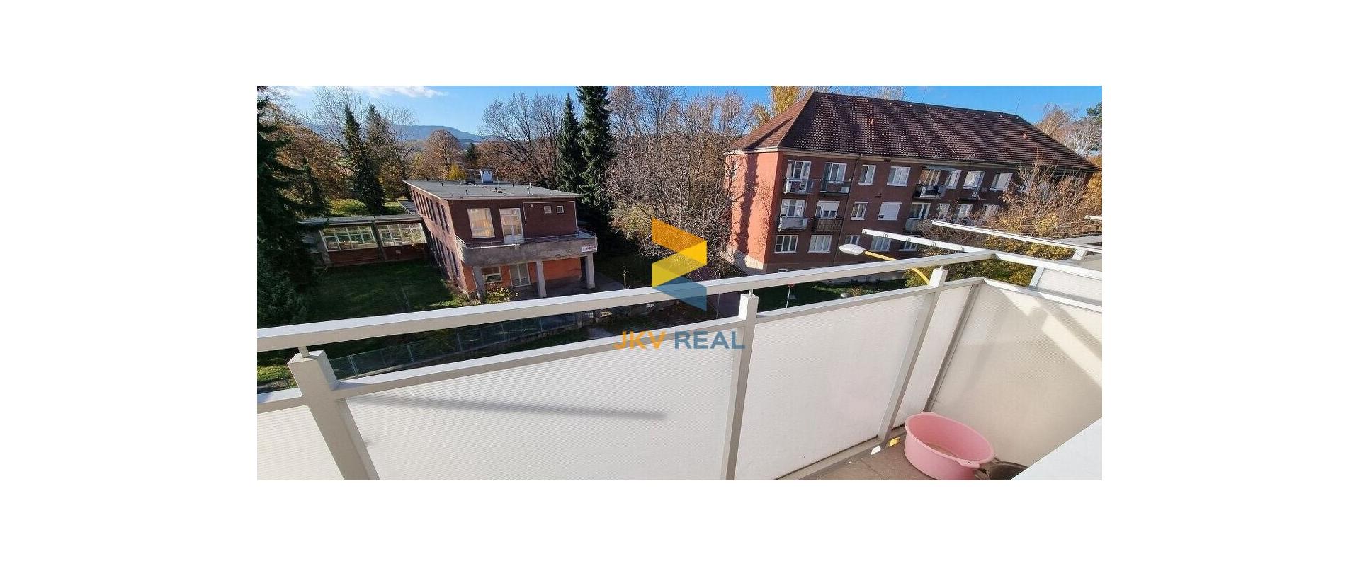 Realitná kancelária JKV REAL so súhlasom majiteľa ponúka na prenájom 2 izbový byt na sídlisku Píly v Prievidzi.