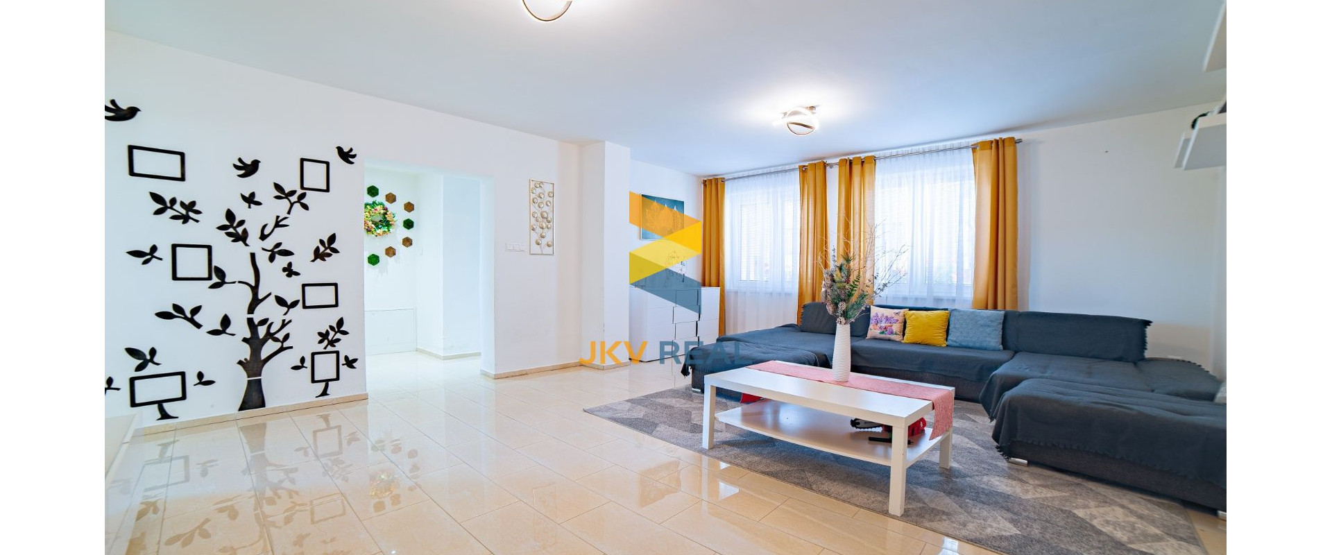 EXKLUZÍVNE !  RODINNÝ DOM  S POZEMKOM 460m2  CHTELNICA