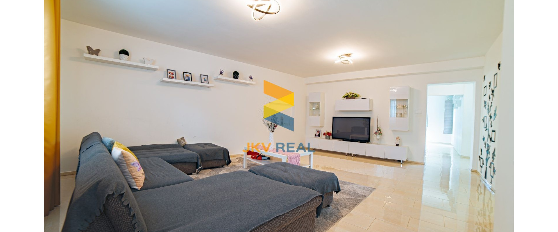 EXKLUZÍVNE !  RODINNÝ DOM  S POZEMKOM 460m2  CHTELNICA