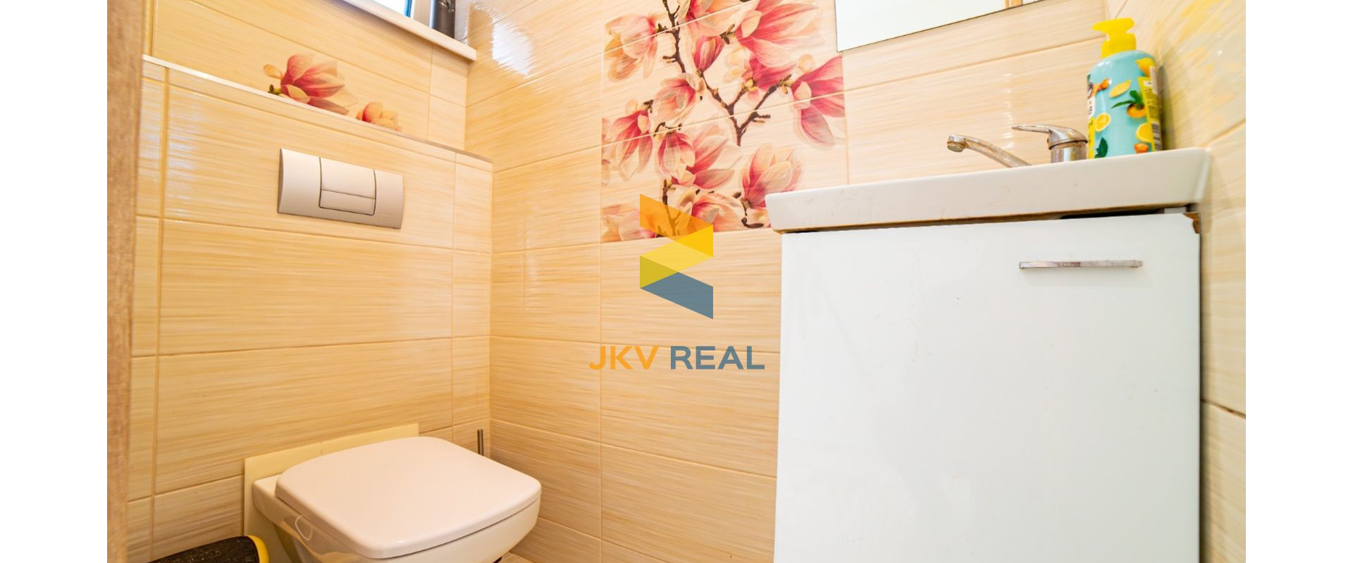 EXKLUZÍVNE !  RODINNÝ DOM  S POZEMKOM 460m2  CHTELNICA