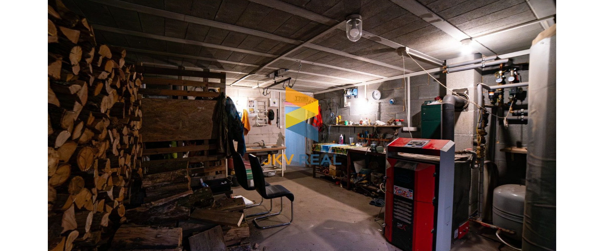 EXKLUZÍVNE !  RODINNÝ DOM  S POZEMKOM 460m2  CHTELNICA