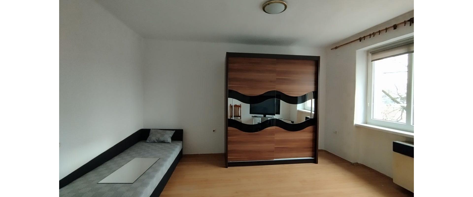 Na predaj veľký 2 izbový byt v meste Levice - JKV REAL