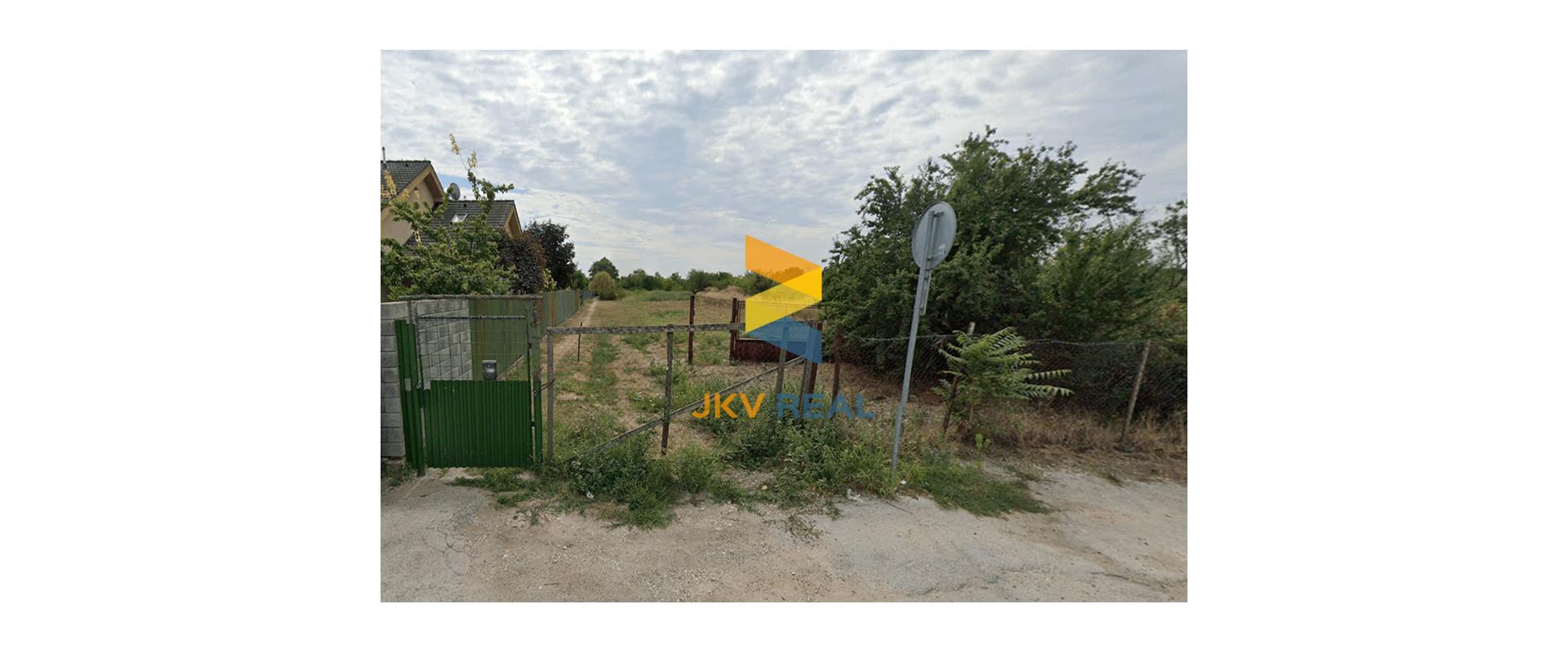 NA PREDAJ ROVINATÝ POZEMOK V P.BISKUPICIACH