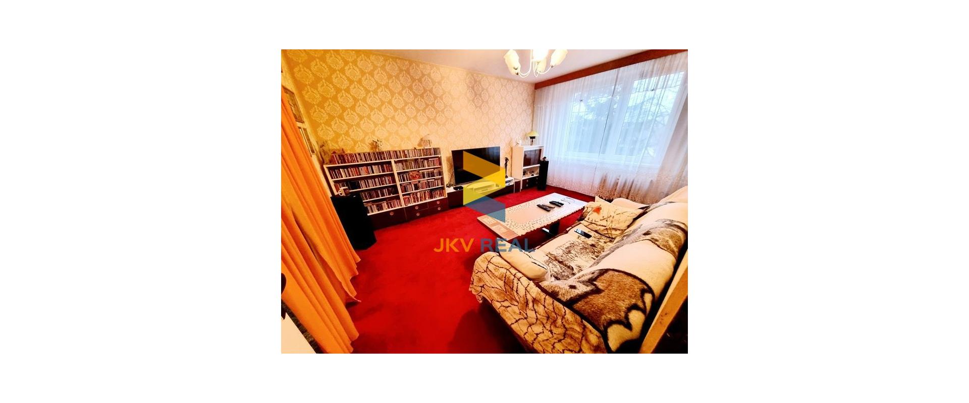 ZNÍŽENÁ CENA! PREDAJ PÔVODNÝ 3-IZB.BYT S BALKÓNOM RUŽINOV