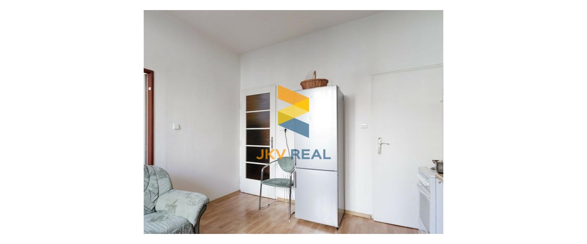 PRÍJEMNÝ 2 IZBOVÝ BYT V OBCI BELUŠA / JKV REAL