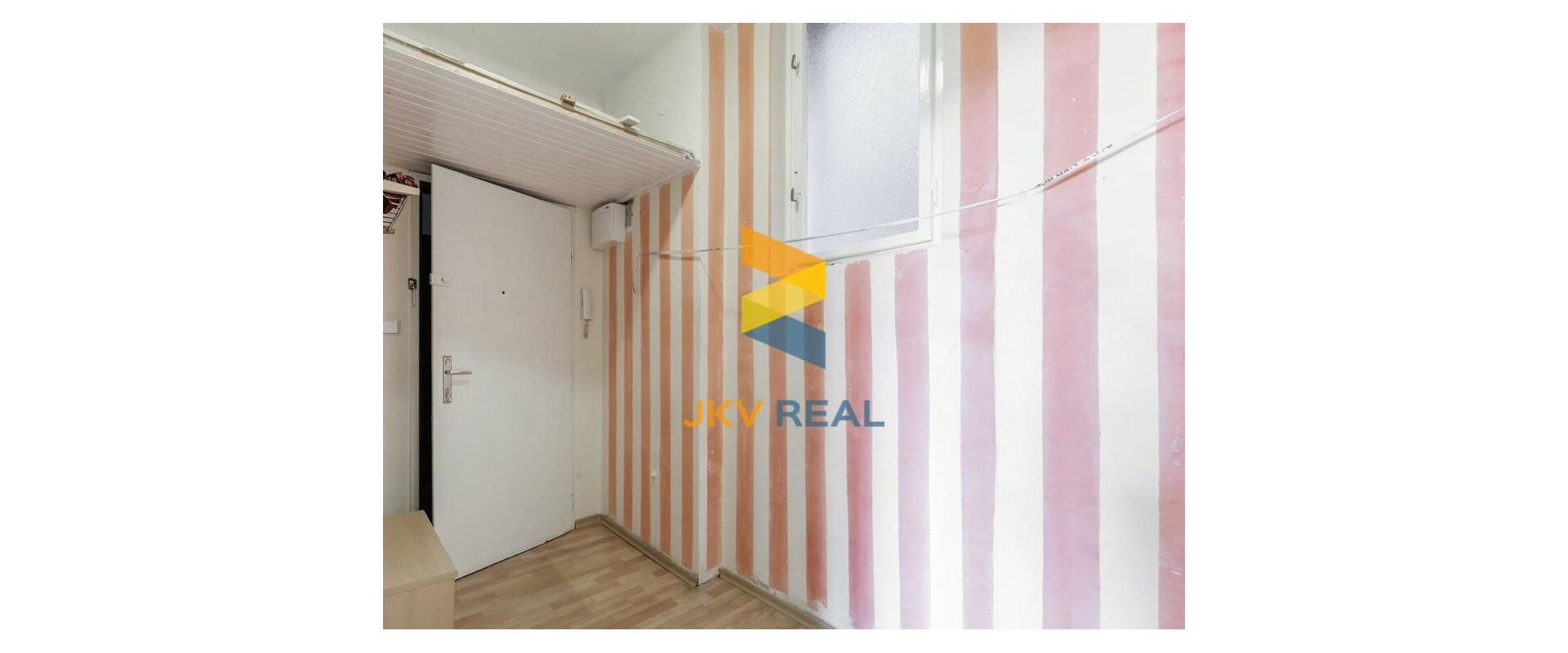 PRÍJEMNÝ 2 IZBOVÝ BYT V OBCI BELUŠA / JKV REAL