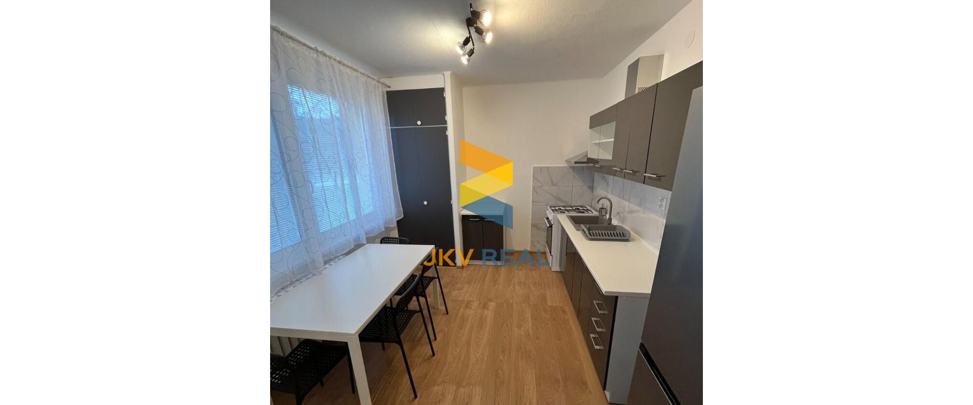 Na prenájom útulný 2 izbový byt - Dlhé Hony