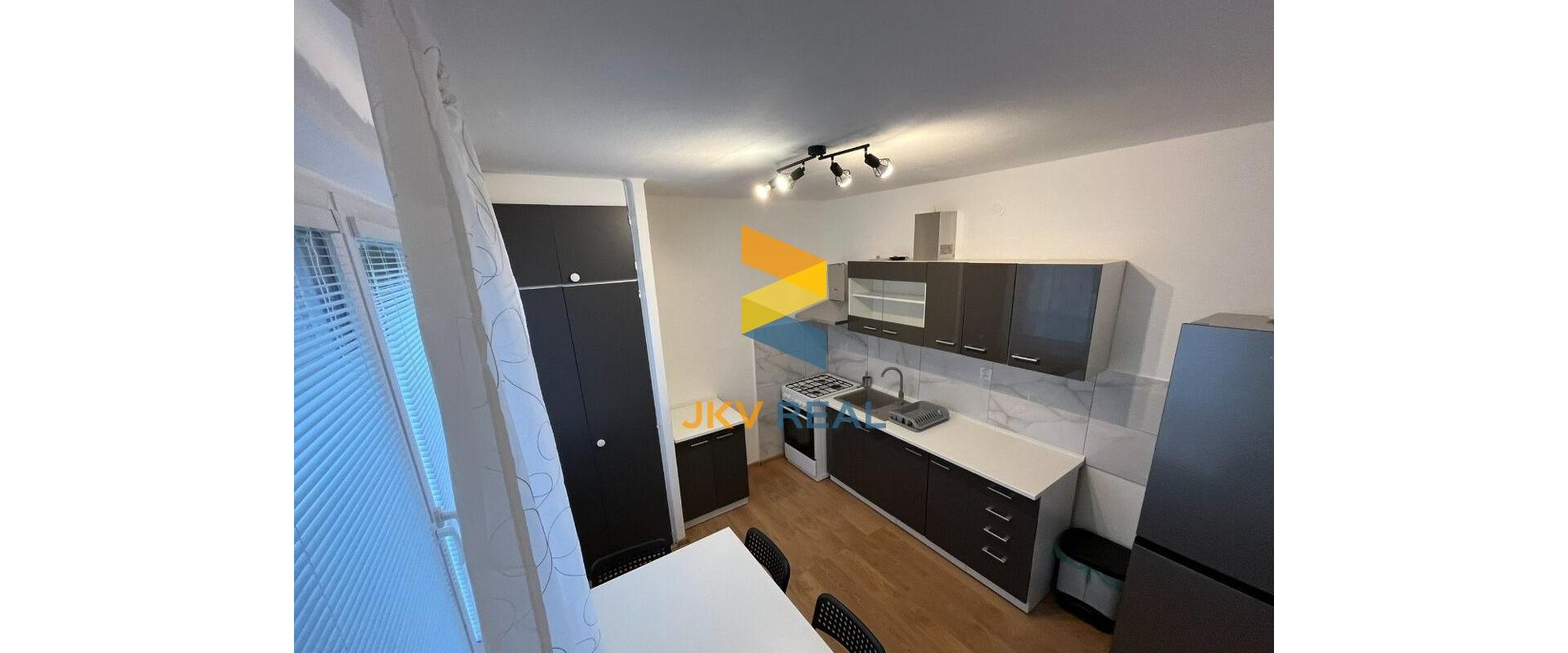 Na prenájom útulný 2 izbový byt - Dlhé Hony