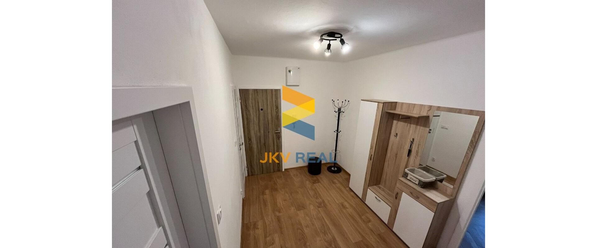 Na prenájom útulný 2 izbový byt - Dlhé Hony