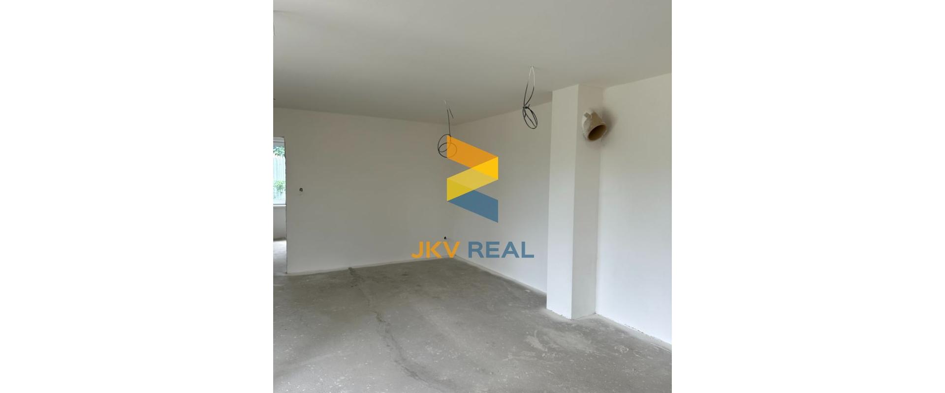 RD -NOVOSTAVBA - SLANEC