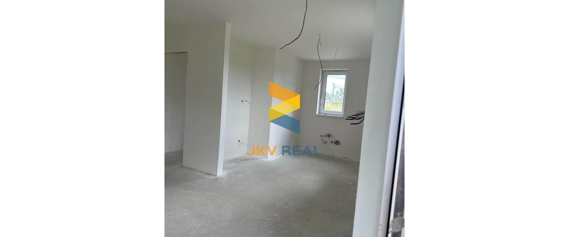 RD -NOVOSTAVBA - SLANEC