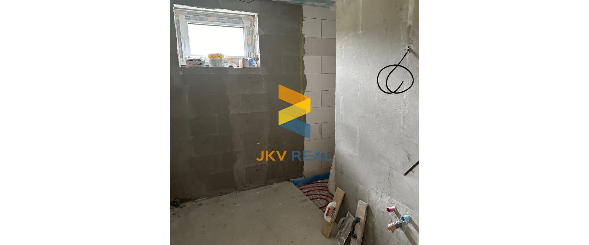 RD -NOVOSTAVBA - SLANEC