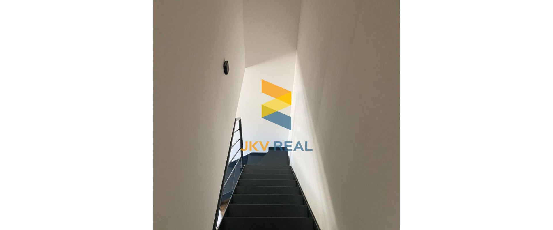 Vkusný 3 izbový mezonet s vlastným parkovaním v širšom centre Trnavy