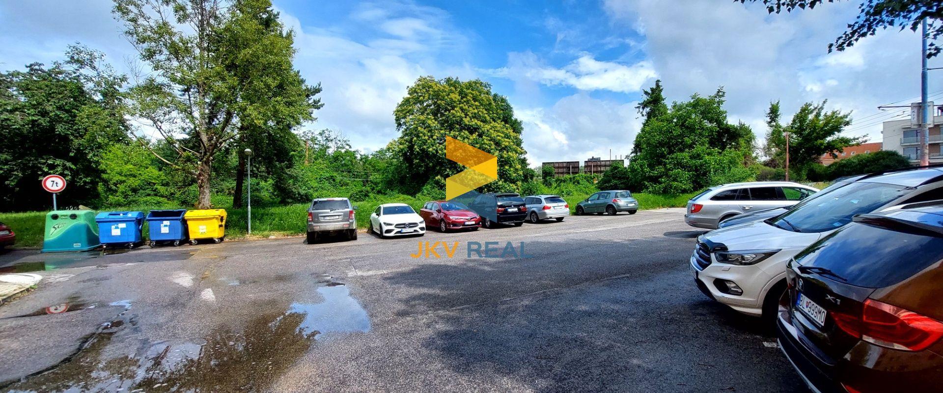 3D obhliadka - 2 izb. veľký byt na Mierovej ul. v BA