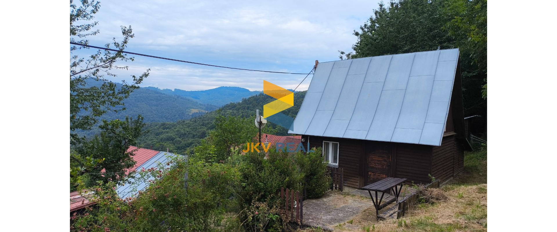PREDAJ : Chata + podielové pozemky